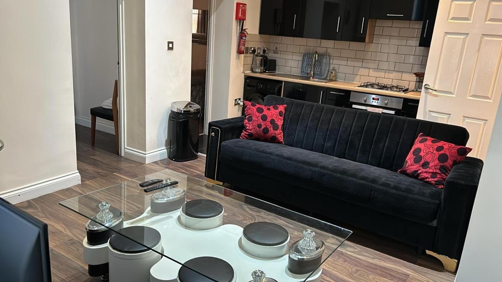 Luxurious 2 Bed Apartment Bedford Exterior foto